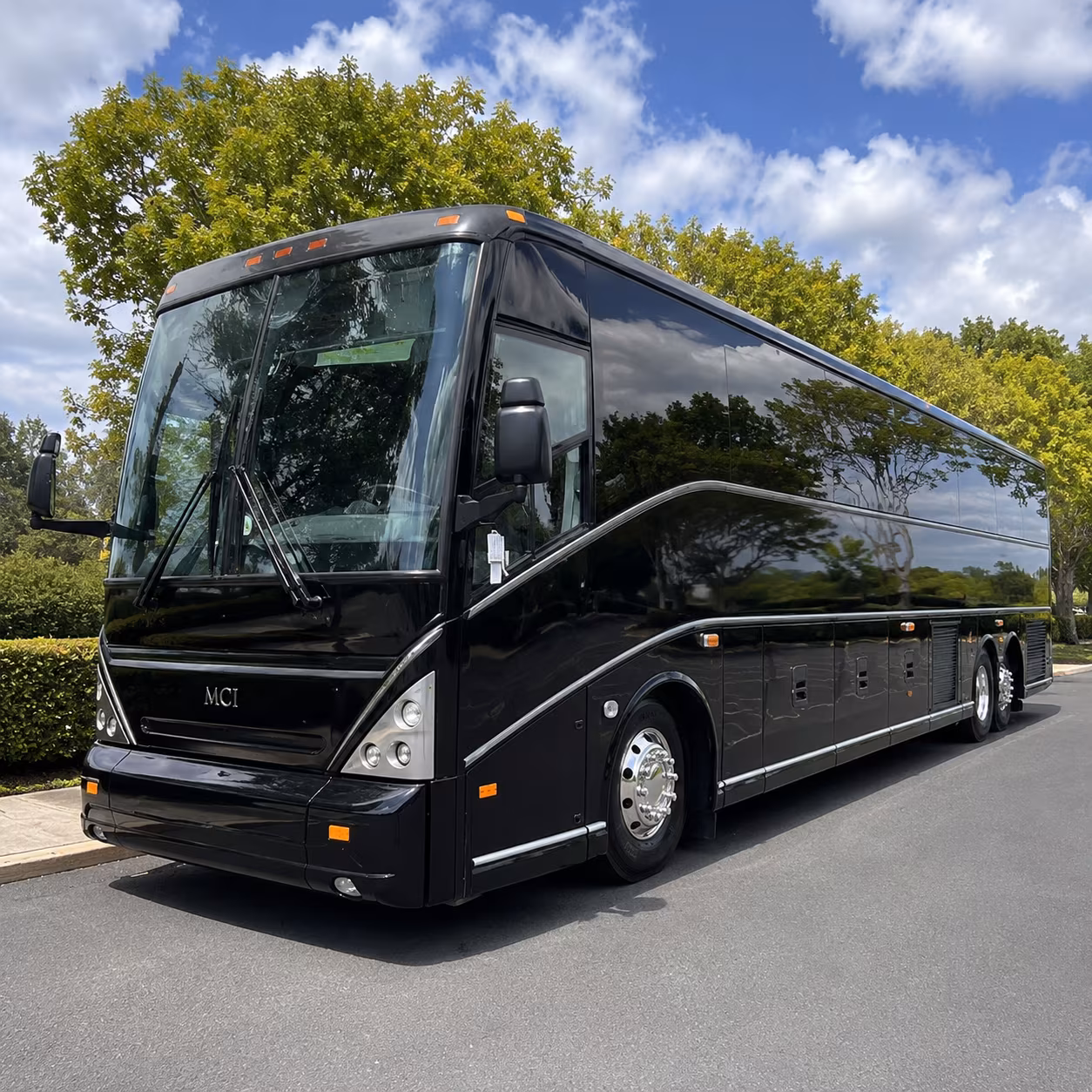 busrentalsouthaven com is ready to help with memphis airport transfers for southaven corporate groups