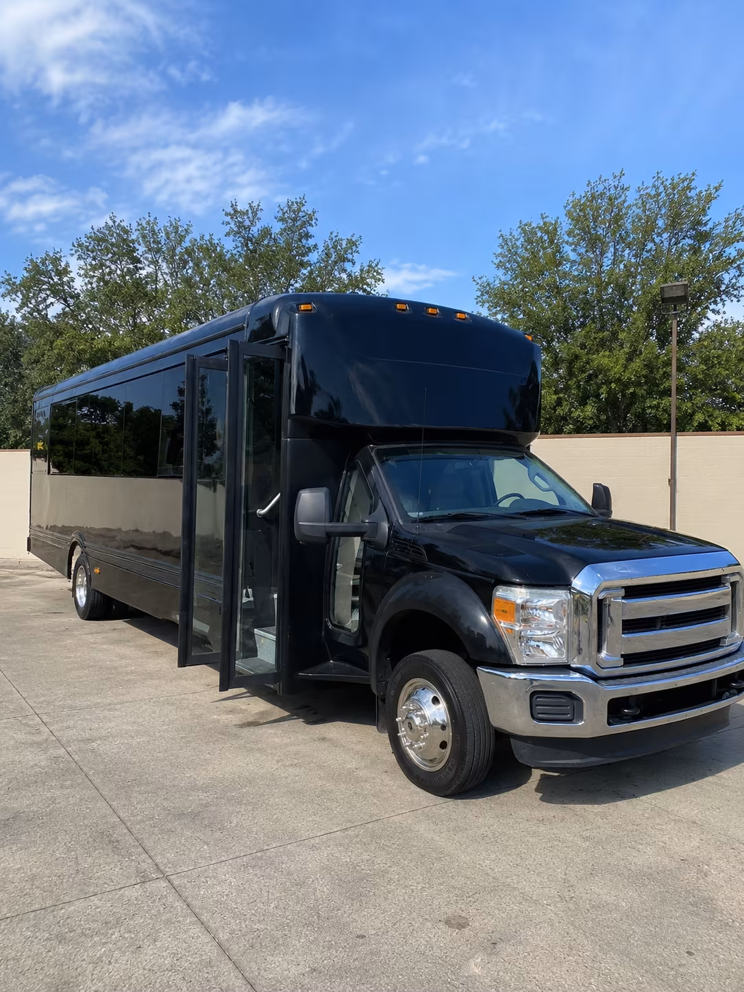 southaven 20 passenger party bus